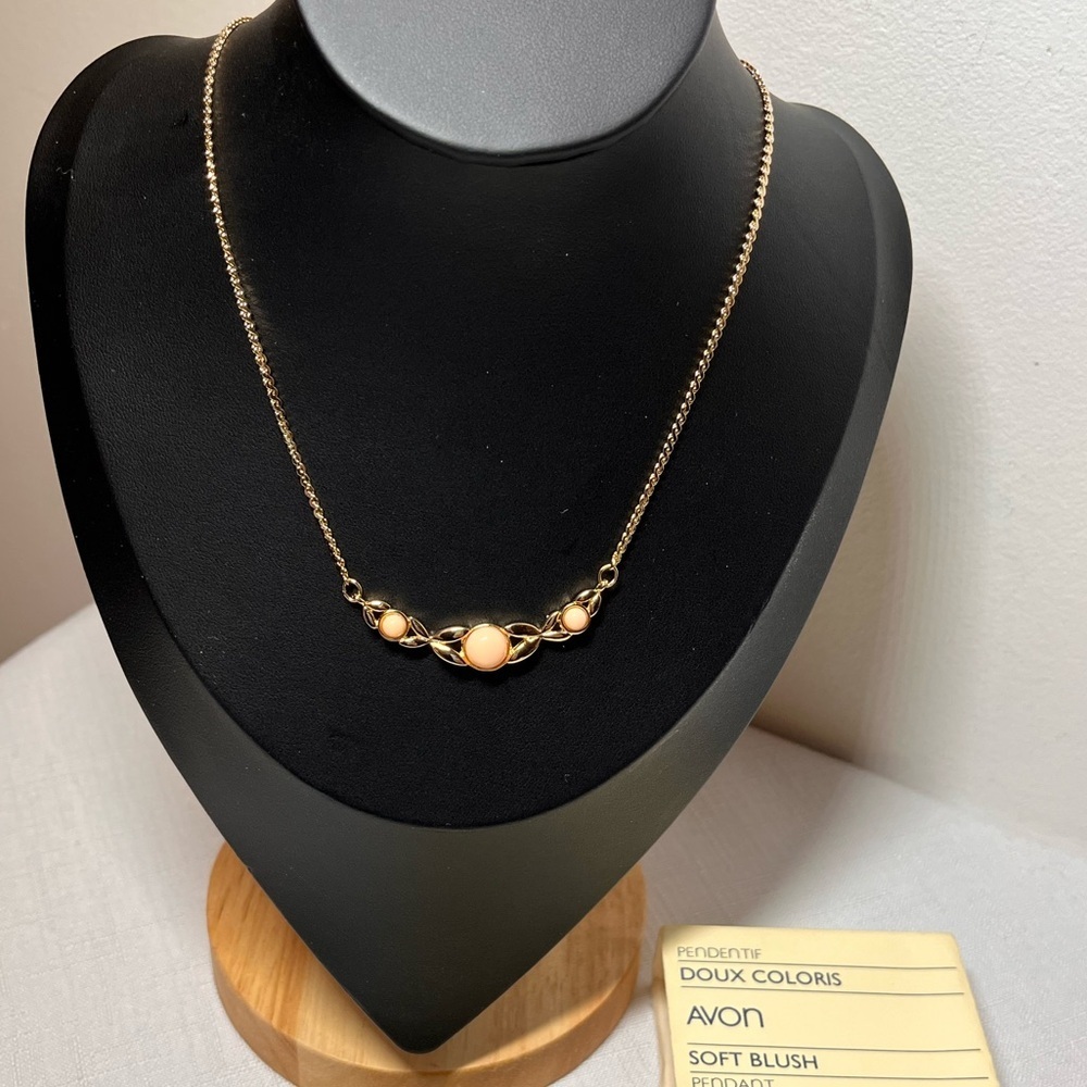 Avon Gold-Tone Necklace with Soft Blush Peach Cabochons
NEW
Original box